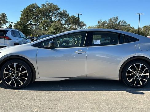 New 2026 Toyota Prius Plug-In Hybrid image 4