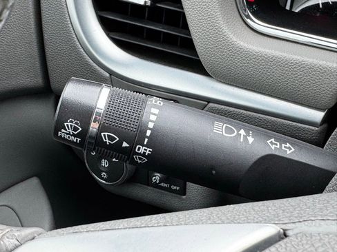 Used 2016 Chevrolet Traverse LT image 32