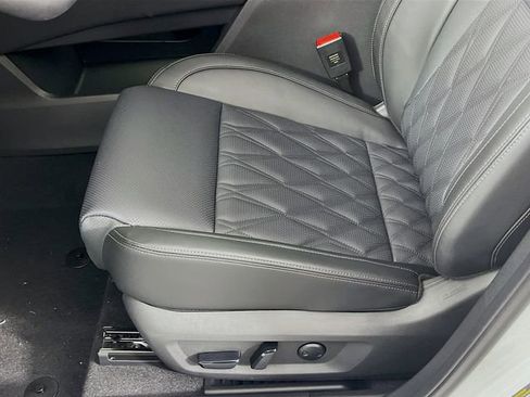 New 2026 Nissan Rogue Platinum image 19