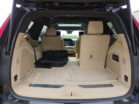 Used 2021 Cadillac Escalade Premium Luxury w/ Performance Package AWD/4WD image 30