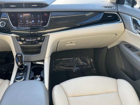 Used 2022 Cadillac XT6 Premium Luxury FWD image 14