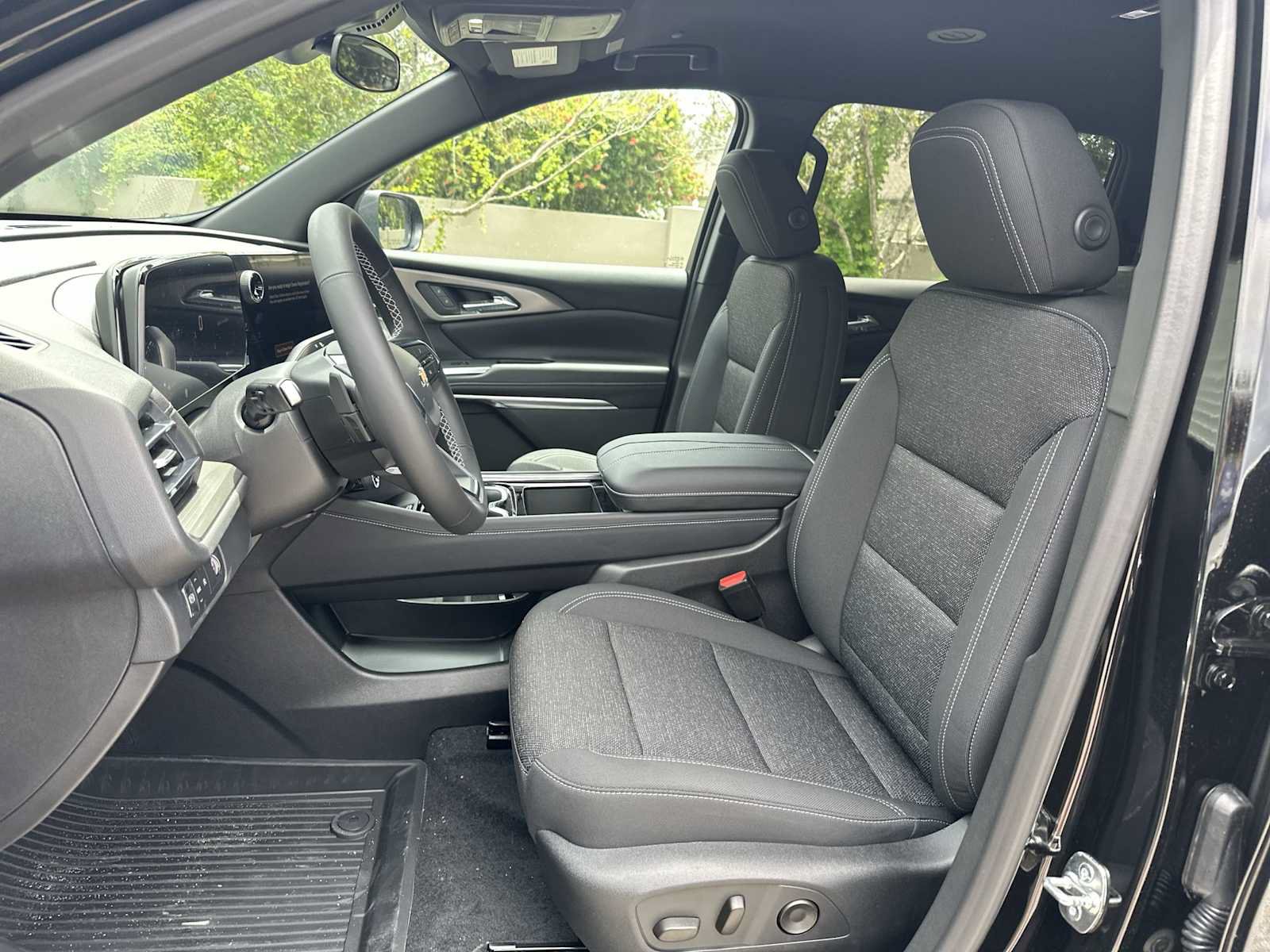 New 2026 Chevrolet Traverse LT w/ LPO, Floor Liner Package FWD image 15