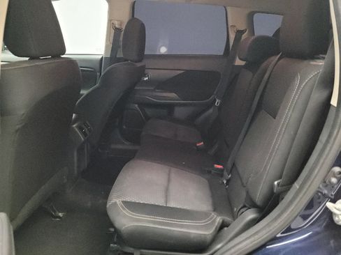 Used 2019 Mitsubishi Outlander ES image 18