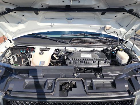 Used 2018 Chevrolet Express 2500 Extended image 35