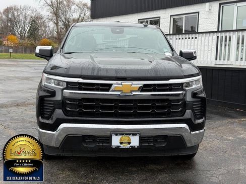 Used 2025 Chevrolet Silverado 1500 LT image 2