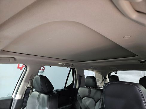 Used 2024 Honda Pilot Touring image 25