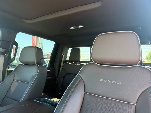 Used 2024 GMC Sierra 3500 Denali w/ Denali Reserve Package image 21
