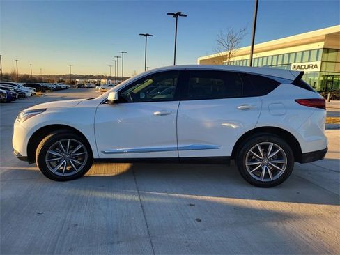 Used 2024 Acura RDX w/ Technology Package image 3