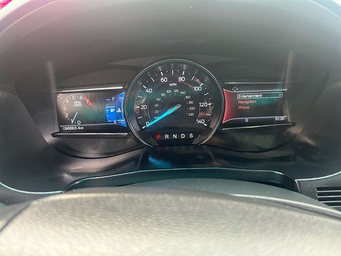 Used 2017 Ford Explorer XLT w/ Equipment Group 202A AWD/4WD image 33