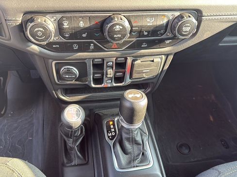 New 2025 Jeep Wrangler Sahara image 20