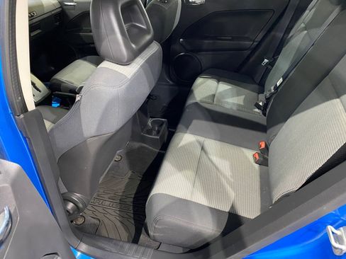 Used 2009 Dodge Caliber SXT image 14