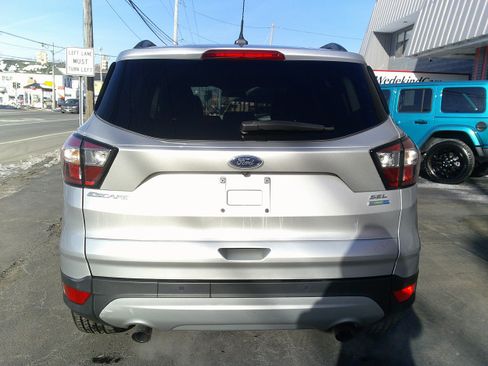 Used 2018 Ford Escape SEL image 4