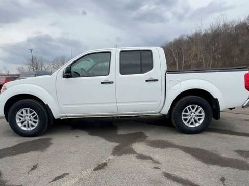 Used 2021 Nissan Frontier SV w/ SV Utility Package image 5
