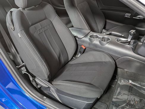 Used 2018 Ford Mustang Coupe image 19