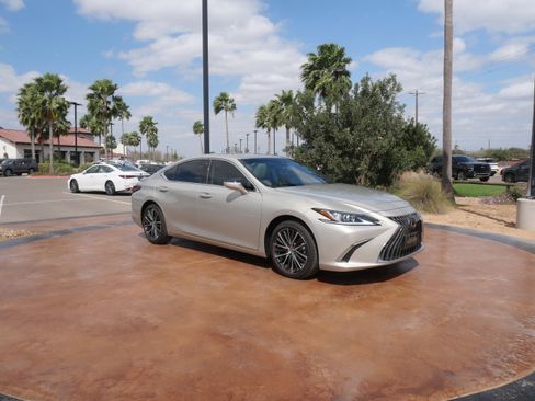 Used 2025 Lexus ES 300h w/ Premium Package image 1