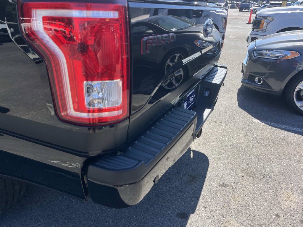Used 2017 Ford F150 XLT w/ Equipment Group 302A Luxury AWD/4WD image 11