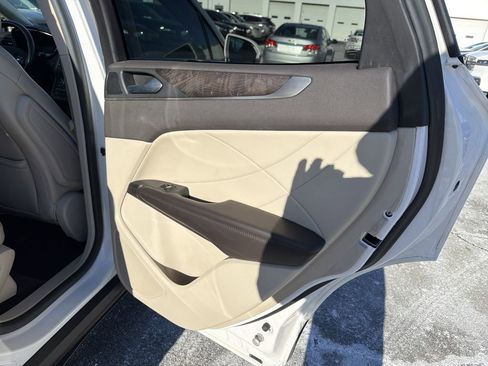 Used 2017 Lincoln MKC Reserve w/ Lincoln MKC Climate Package image 16