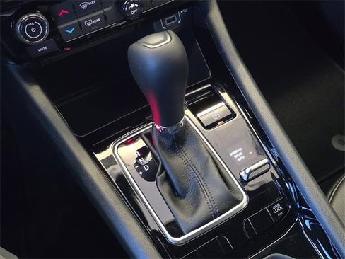 New 2026 Jeep Compass Latitude image 12