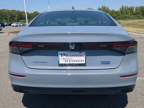 Used 2024 Honda Accord Touring image 5