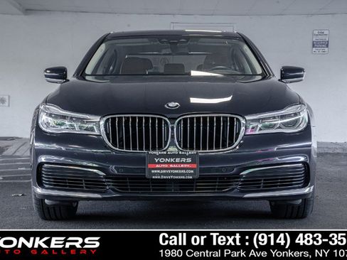 Used 2019 BMW 750i xDrive w/ Executive Package AWD/4WD image 4