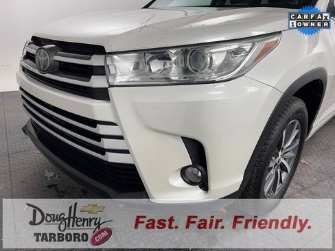 Used 2018 Toyota Highlander XLE image 11