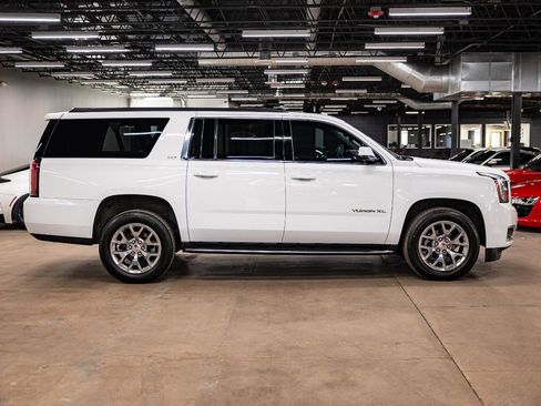 Used 2019 GMC Yukon XL SLT AWD/4WD image 4
