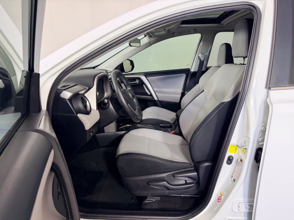 Used 2016 Toyota RAV4 XLE FWD image 21