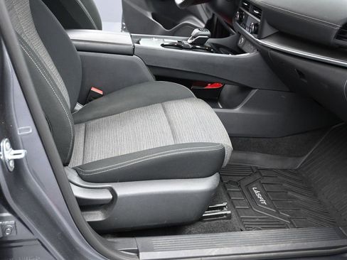 Used 2023 Nissan Rogue SV image 29