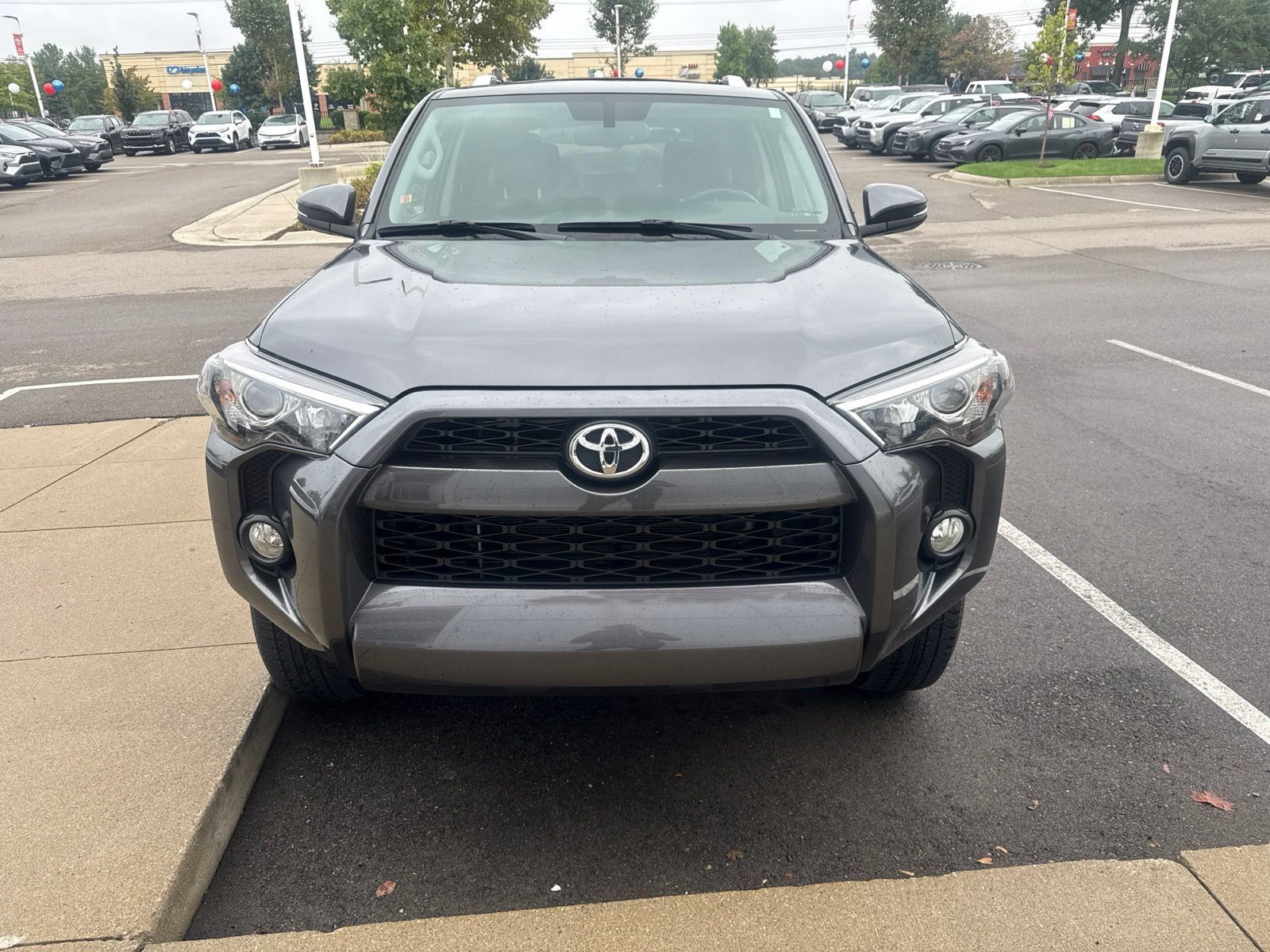 Used 2018 Toyota 4Runner SR5 Premium AWD/4WD image 2