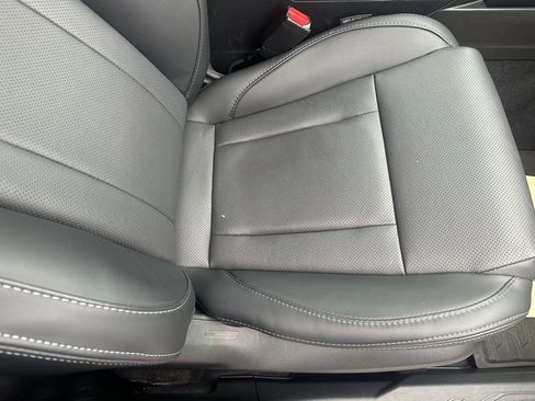 Used 2025 Subaru Outback Limited image 17