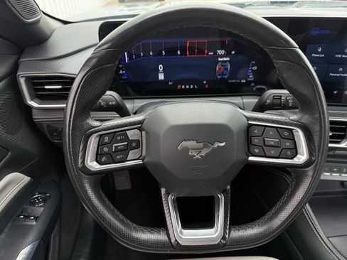 Used 2025 Ford Mustang Premium image 11