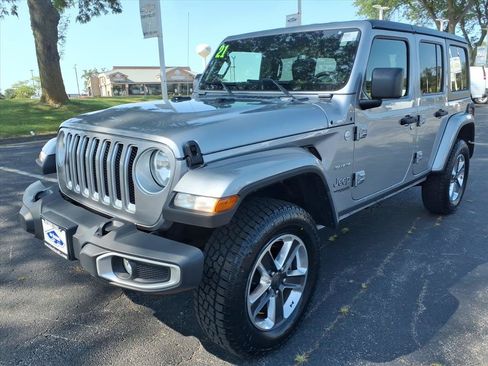 Used 2021 Jeep Wrangler Unlimited Sahara w/ Cold Weather Group AWD/4WD image 3