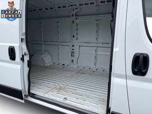 Used 2025 RAM ProMaster 2500 w/ Convenience Group FWD image 14