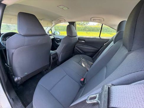 Used 2021 Toyota Corolla LE FWD image 17