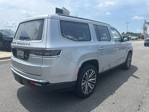 Used 2022 Jeep Grand Wagoneer Series III w/ Rear Seat Video Group 1 AWD/4WD image 3