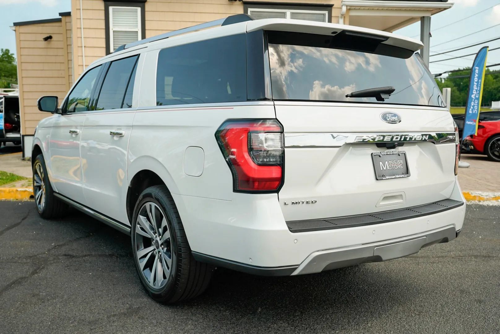 Used 2021 Ford Expedition Max Limited AWD/4WD image 7