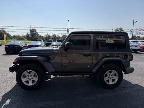 Used 2021 Jeep Wrangler Sport AWD/4WD image 8