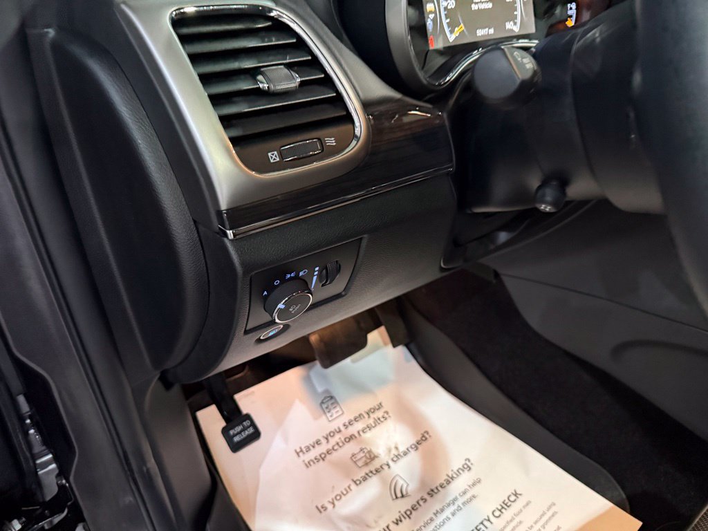 Used 2018 Jeep Grand Cherokee Overland AWD/4WD image 13