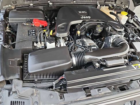 Used 2020 Jeep Gladiator Rubicon image 14