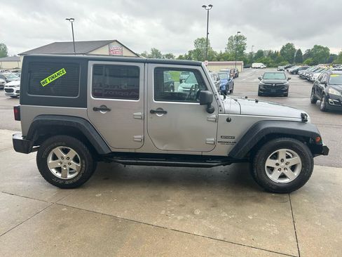 Used 2015 Jeep Wrangler Unlimited Sport AWD/4WD image 4