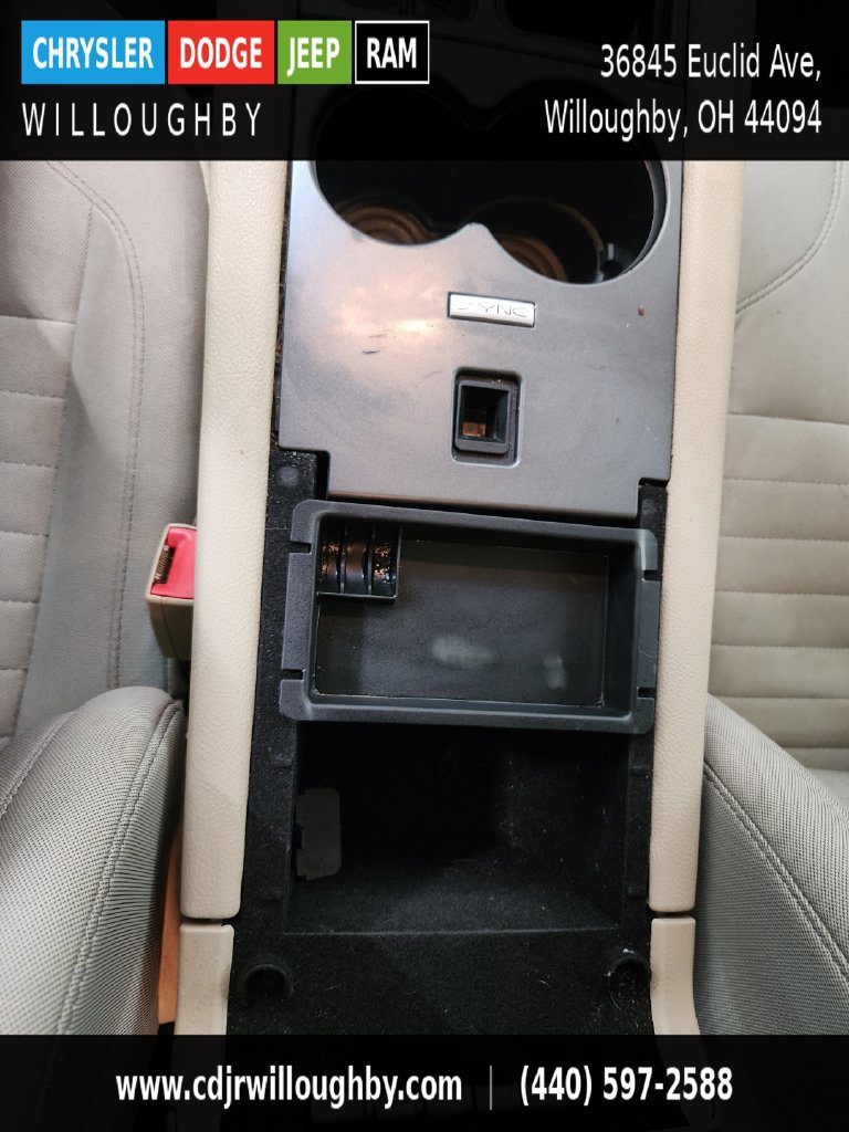 Used 2017 Ford Taurus SE FWD image 24