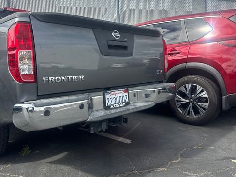 Certified 2016 Nissan Frontier SV w/ SV Value Truck Package RWD image 4