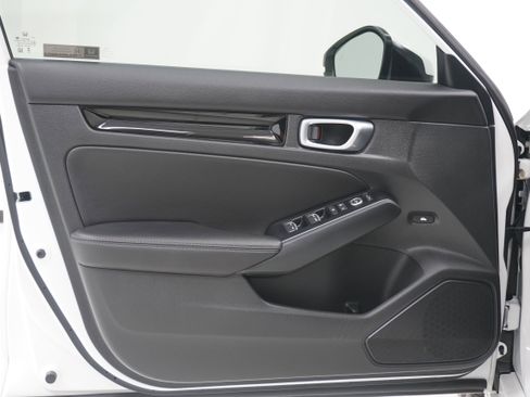 Used 2023 Honda Civic Touring image 13