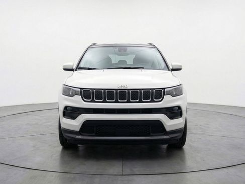 Used 2025 Jeep Compass Limited image 2