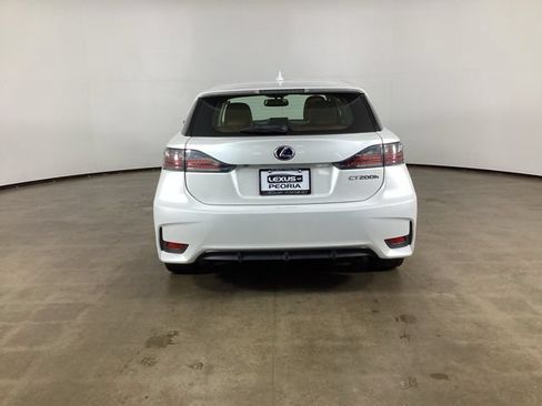Used 2016 Lexus CT 200h w/ Navigation Package FWD image 10