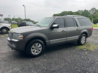 Used 2013 Lincoln Navigator L 2WD video 1