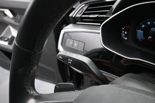 Used 2024 Audi Q3 2.0T Premium AWD/4WD image 24