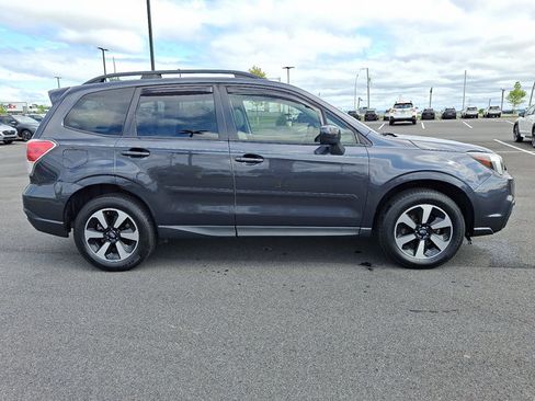 Used 2018 Subaru Forester 2.5i Premium w/ All-Weather Package AWD/4WD image 8