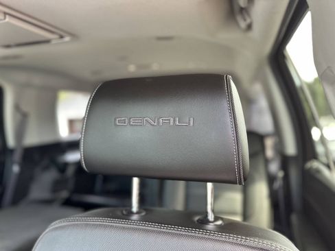 Used 2015 GMC Yukon Denali w/ Premium Package RWD image 23