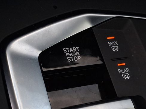 Used 2025 BMW 228i xDrive w/ Technology Package image 17